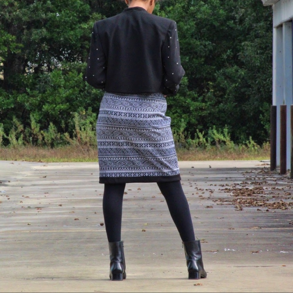 Black White Tribal Skirt - Picture 3 of 8